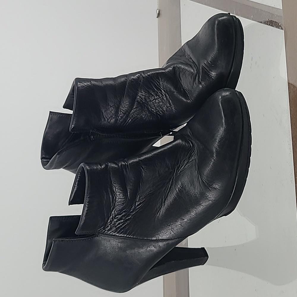 Paul Green black booties size 8.5